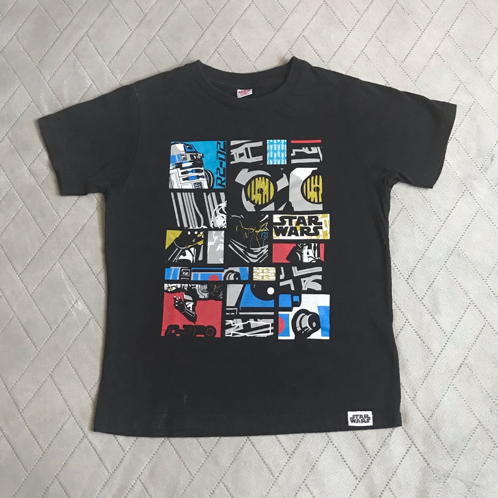 Uniqlo Boys Star Wars black shirt Sz 130 (6-7 yrs)